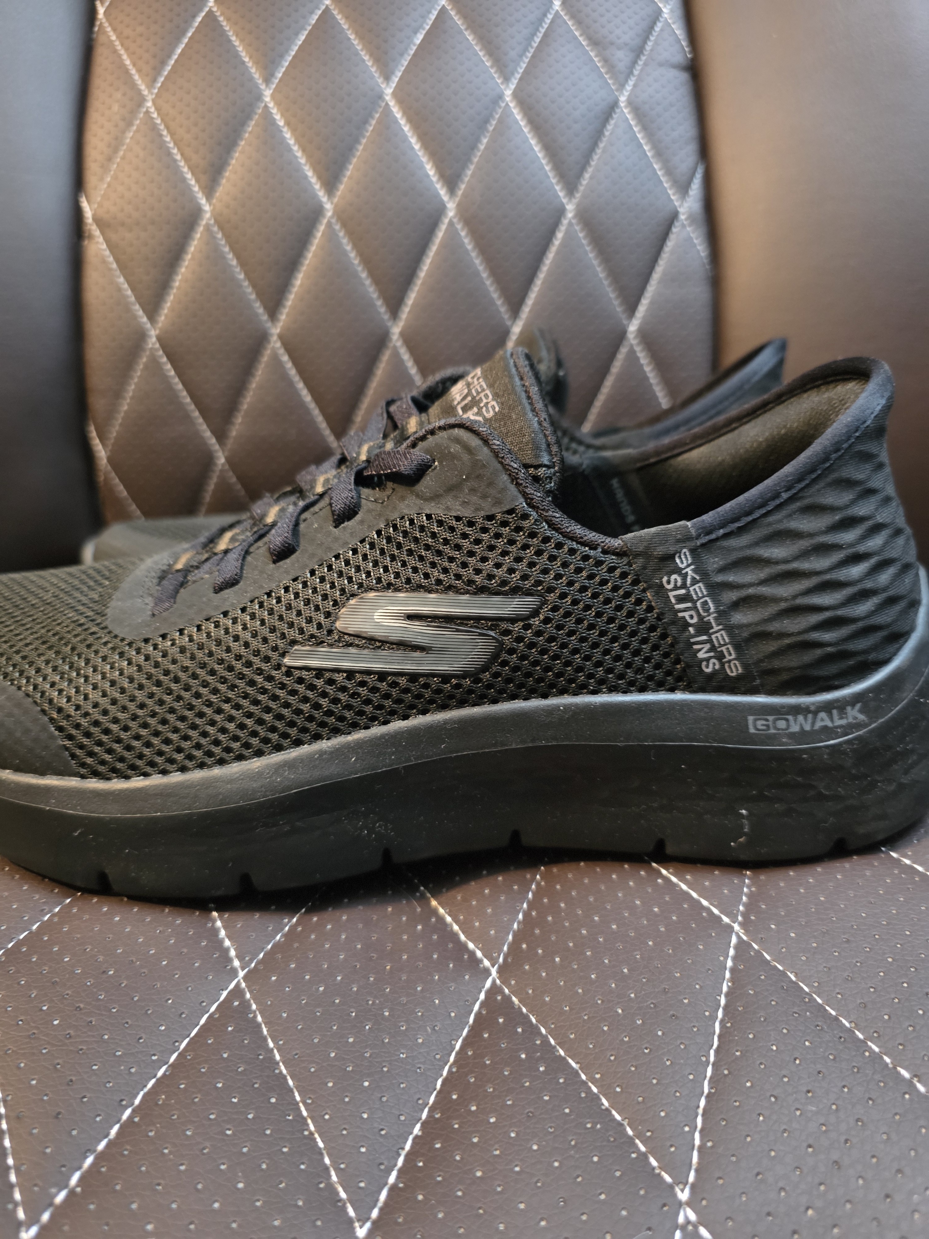 Womens Size 7 Skechers Black Mesh Gowalk Slip-On Sneakers